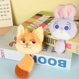 Disney Winnie the Pooh ตุ๊กตาพวงกุญแจน่ารักการ์ตูนกระเป๋า Charm อุปกรณ์เสริมสําหรับแฟนๆ Zootopia Judy พวงกุญแจ