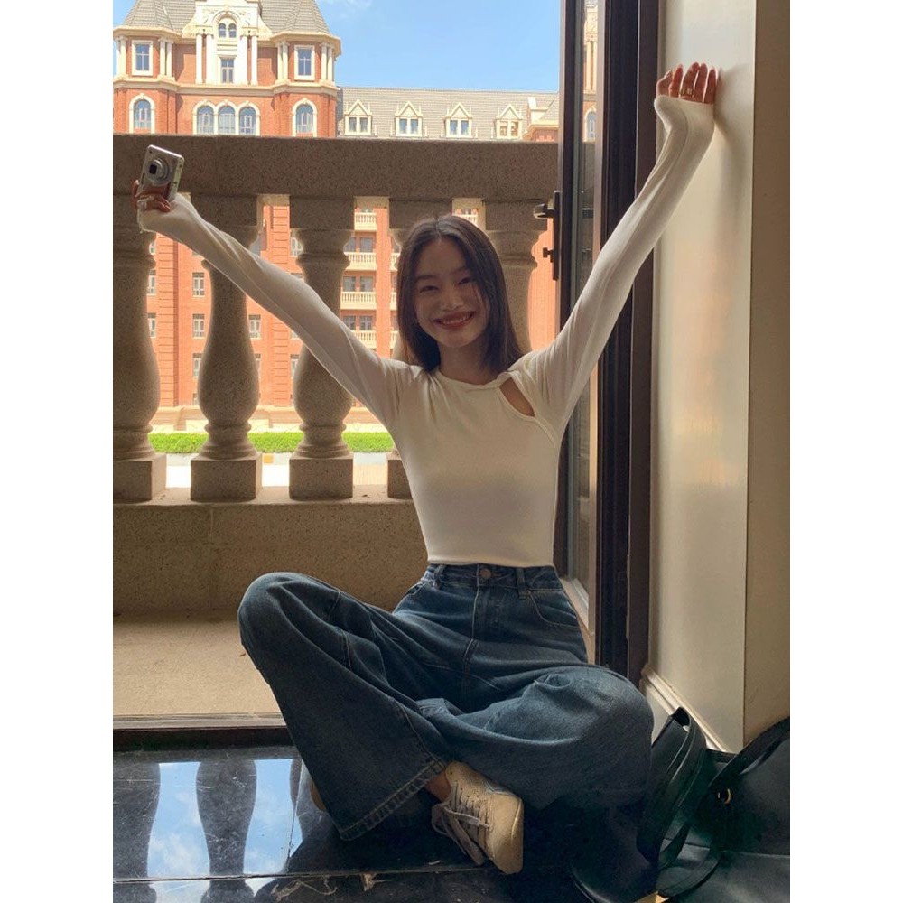 สไตล์จีนสไตล์จีนสไตล์ใหม่ Hollow Design Slim-fit Slimmer ดูเสื้อยืดแขนยาวฤดูใบไม้ร่วง Win - รูปที่ 2