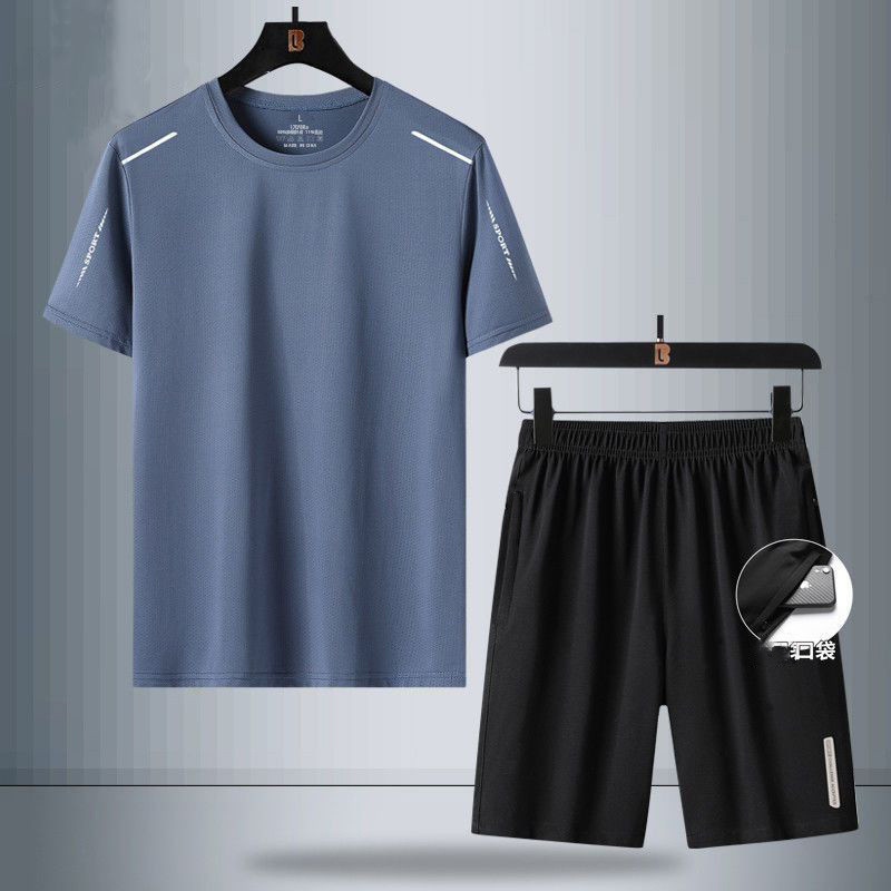 [2892คนสรรเสริญ] ชุดลําลองผู้ชายฤดูร้อนผ้าไหมน้ําแข็งหลวมเสื้อยืดชุดกีฬาชุดสองชิ้นเยาวชนวัยกลางคนแขน