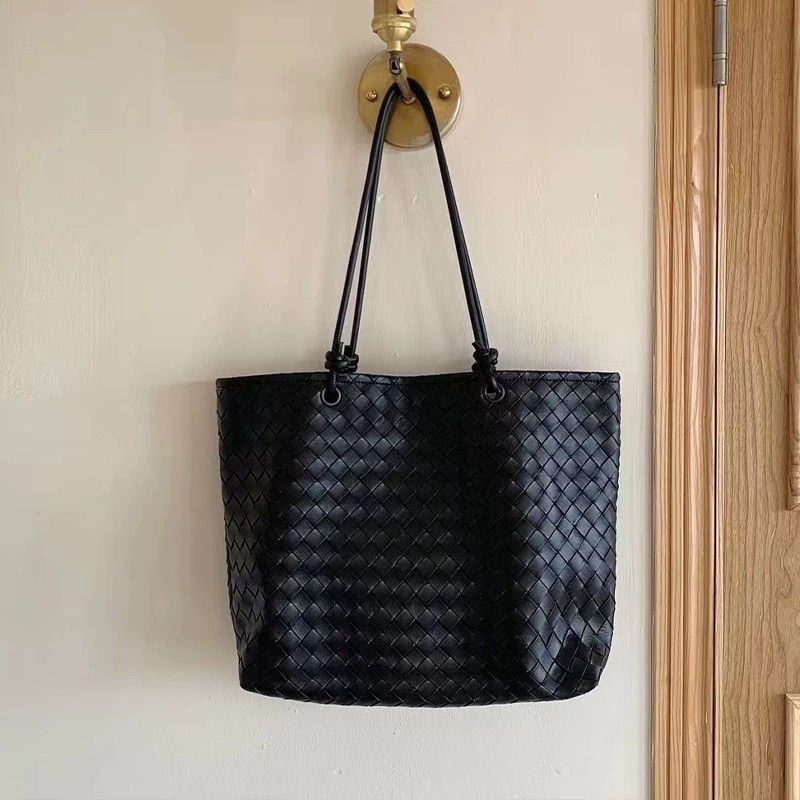 Tote Bag กระเป๋าผ้าทอหญิงแฟชั่นขนาดใหญ่-ความจุกระเป๋า Commuter All-Match One-Shou