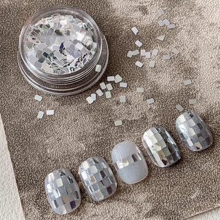 [maybeauty] 1 Jar Square Silver Nail Glitter เครื่องประดับ Minimalist และ Sparkling Light สไตล์สวมใส่เกราะตกแต่งวัสดุ {TH}