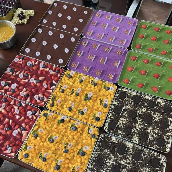 ถาดใส่อาหาร กล่องทีรามิสุ, ภาชนะผลิตสี่เหลี่ยม, แผ่นสแตนเลส, แม่พิมพ์เค้กสีแดงสุทธิ, กล่องบรรจุภัณฑ์, แผงขายของเชิงพาณิชย์