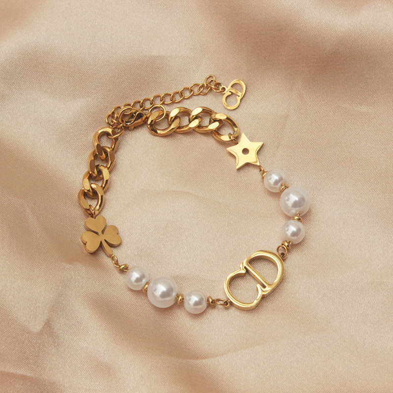 สร้อยข้อมือไทเทเนียมเหล็กชุบ 18K ทองแท้ CD Letter Pearl Star สร้อยข้อมือสุภาพสตรีเครื่องประดับ