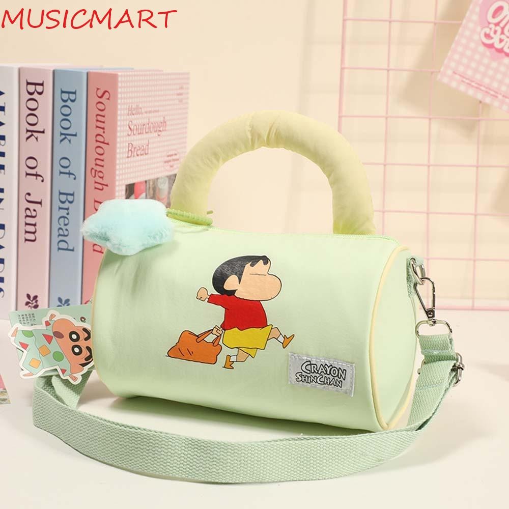 Musicmart Crayon Shin-Chan Messenger Bag, Quilted PP Cotton Anime Storage Handbag, Zipper ความจุขนาดใหญ่หนาสไตล์ญี่ปุ่นกระเป๋าแต่งหน้าการ์ตูนเด็ก