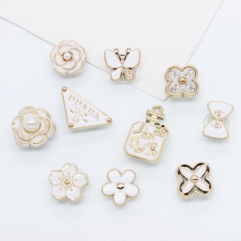 Usoq Crocs Jibbitz เรซิ่น Camellia Pearl ดอกไม้หยดน้ํามันผีเสื้อรองเท้าหัวเข็มขัด diy อุปกรณ์เสริมรองเท้าดอกไม้อุปกรณ์เสริม kj