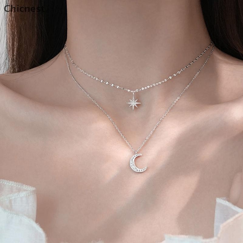 [Chicnest] แฟชั่นเรียบง่ายสองชั้นสร้อยคอจี้ดวงจันทร์ฝังโซ่กระดูกไหปลาร้าเพชรสําหรับผู้หญิงเครื่องประดับแฟชั่นบูติก