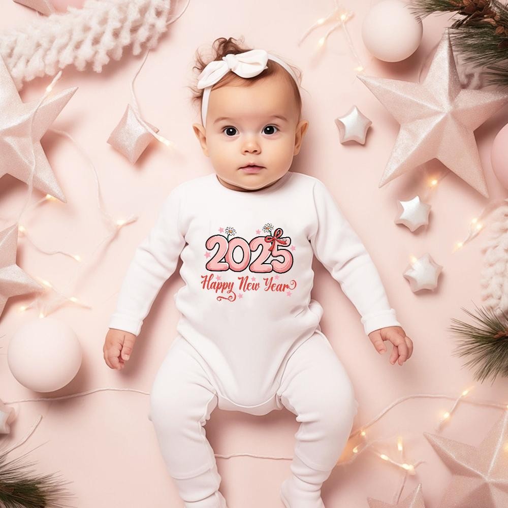 2025 สวัสดีปีใหม่พิมพ์ Baby Sleepsuit บอดี้สูททารกแรกเกิด Babygrow Xmas ชุด Jumpsuit วันหยุดทารกปีใหม่แขนยาว Romper
