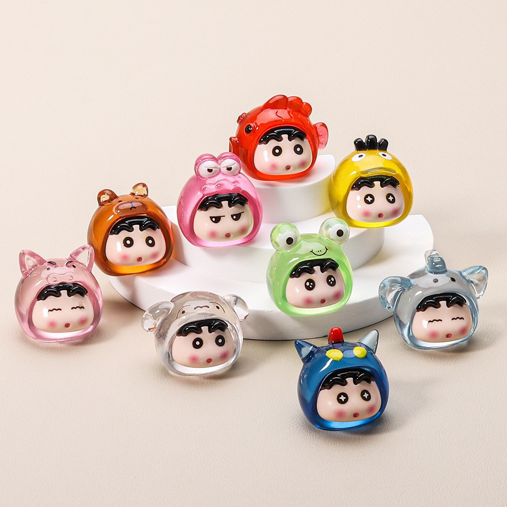 ข้อเสนอพิเศษเวลาจํากัด Crayon Shin-Chan สีโปร่งใส Shin-Chan Story Series น่ารักอนุภาคอุปกรณ์เรซินเดสก์ท็อปเครื่องประดับรถอินเทรนด์ของเล่น Gadget ตกแต่งของขวัญ