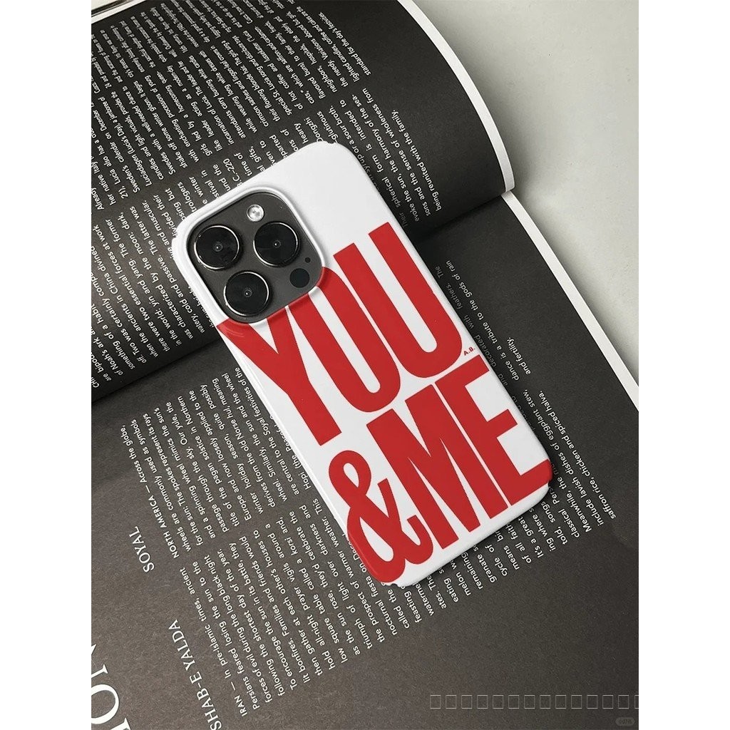 เคสโทรศัพท์มือถือตัวอักษรภาษาอังกฤษสีแดงแข็งสำหรับ iPhone 11PROMAX 7plus XS XR 12 14 15 16 PRO MAX 14PROMAX 13PROMAX 14PROMAX 14 Pomax 13Pro 13pro 15PLUS เคสป้องกันการตก clk9