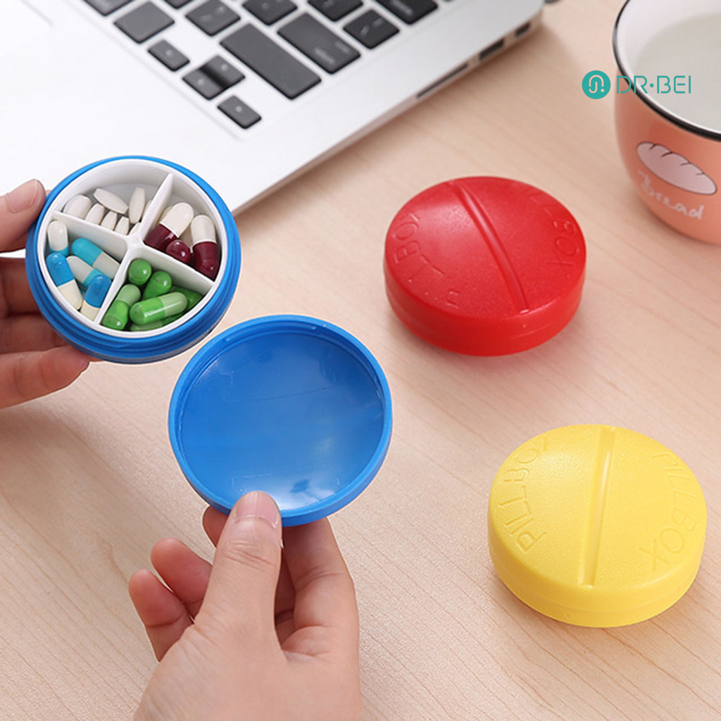 Dr.bei Pill Case พร้อมฝาปิด 4 กริดพลาสติกกันฝุ่นกลางแจ้งแบบพกพา Pill แท็บเล็ตคอนเทนเนอร์ Travel Supply
