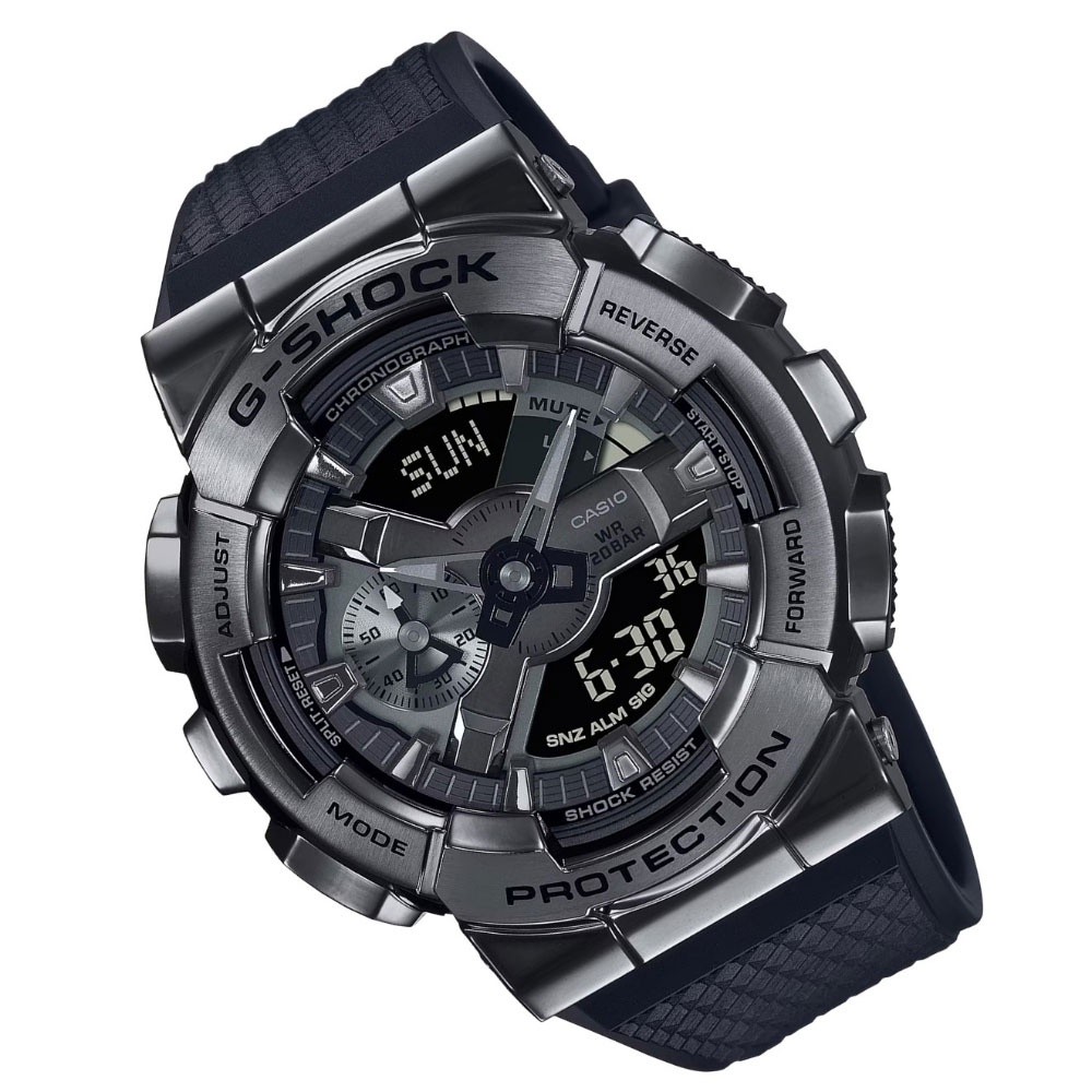 CASIO นาฬิกาข้อมือผู้ชาย G-SHOCK MID-TIER รุ่น GM-110BB-1ADR วัสดุเรซิ่น สีดำ