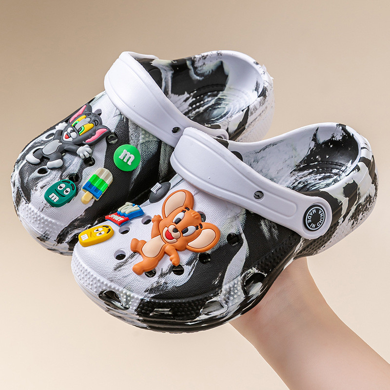 UMII KIDS รองเท้าแตะ รองเท้าเด็ก มี รู ห้องน้ำ กันลื่น ด้านล่างนุ่ม การ์ตูน แฟชั่น ลําลอง - รูปที่ 4