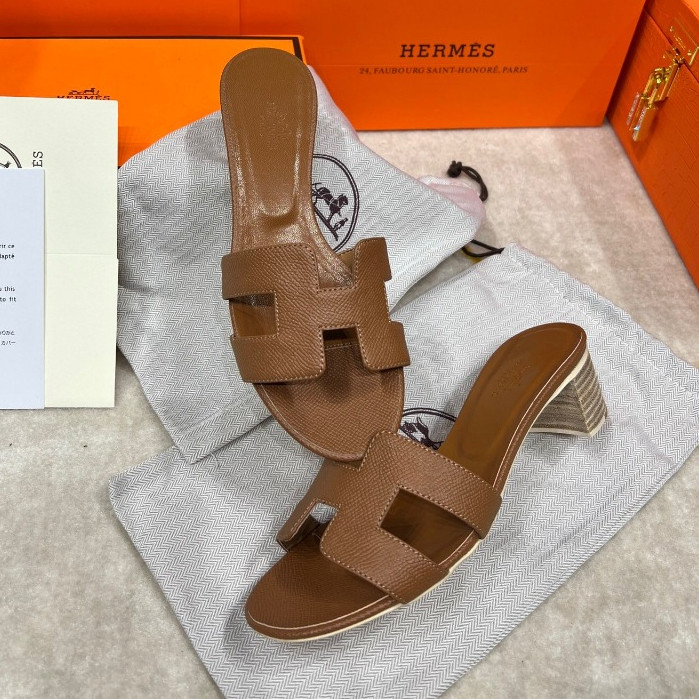 2024 ใหม่รองเท้าแตะเปิดส้นหัวกลมสําหรับผู้หญิง