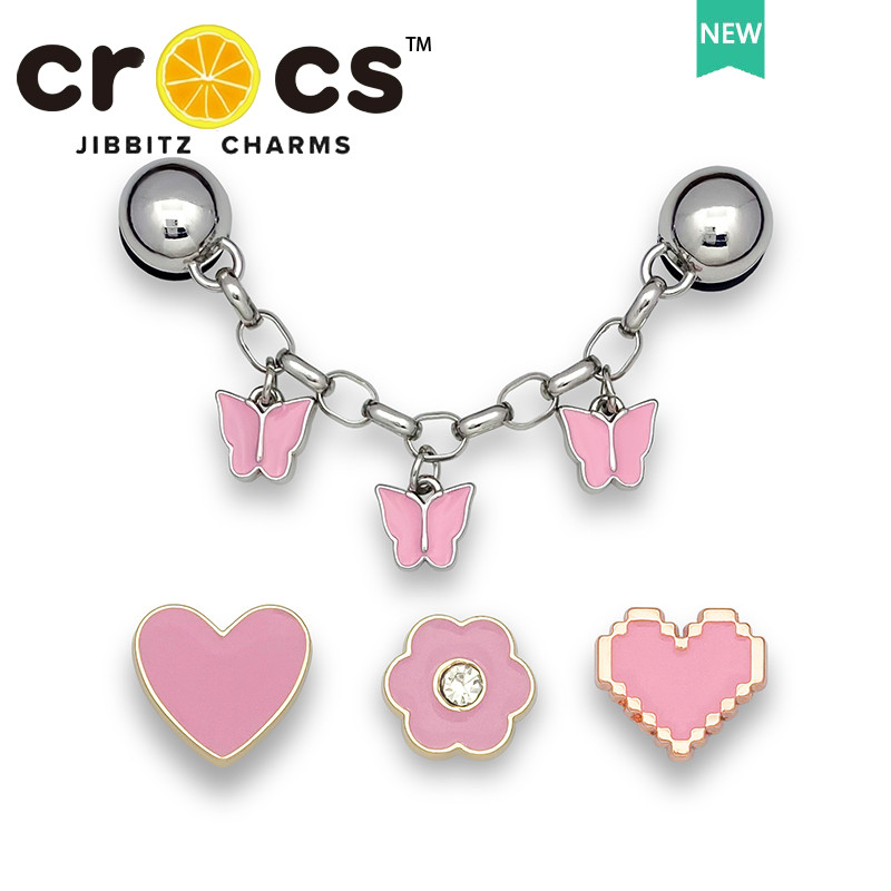 Jibbitz crocs ชาร์มหัวเข็มขัดโลหะ อุปกรณ์เสริมโลหะ หัวใจสีชมพู ผีเสื้อ โซ่ แฟชั่น อุปกรณ์เสริมรองเท้า จิ๊บบิท ตัวติดรองเท้า crocs