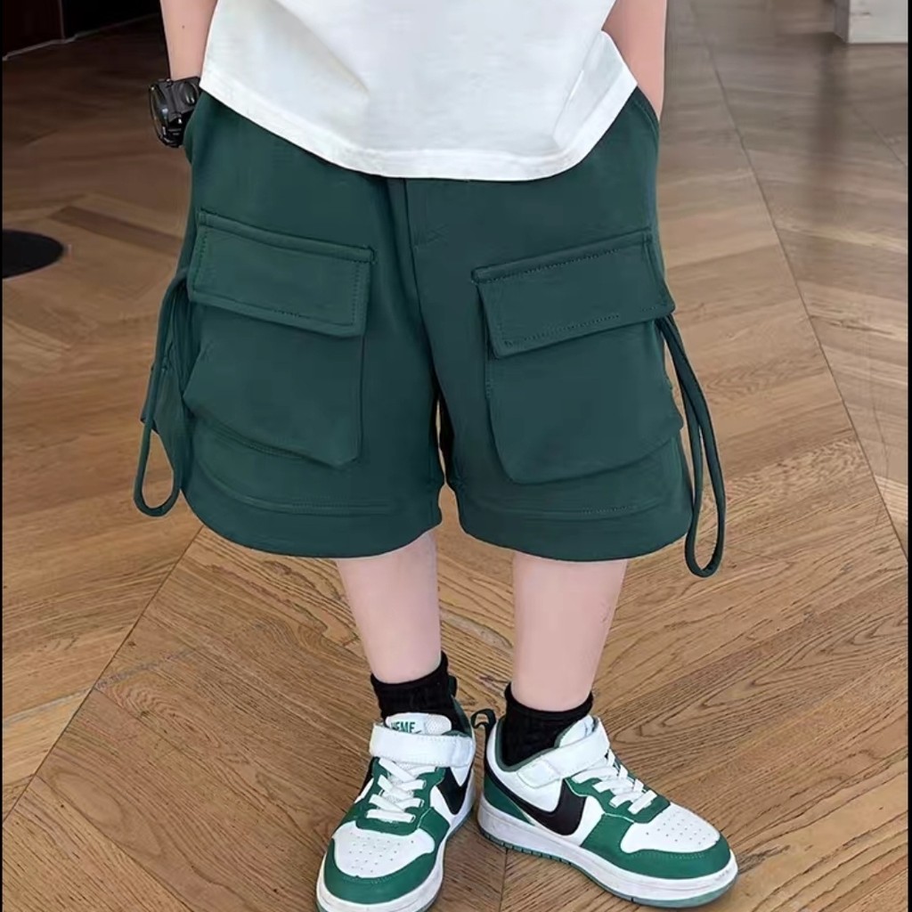 กางเกงขาสั้นลำลองสำหรับใส่ทำงานสำหรับเด็กในฤดูร้อนกางเกงเด็กชายทรงหลวมและอินเทรนด์ใหม่