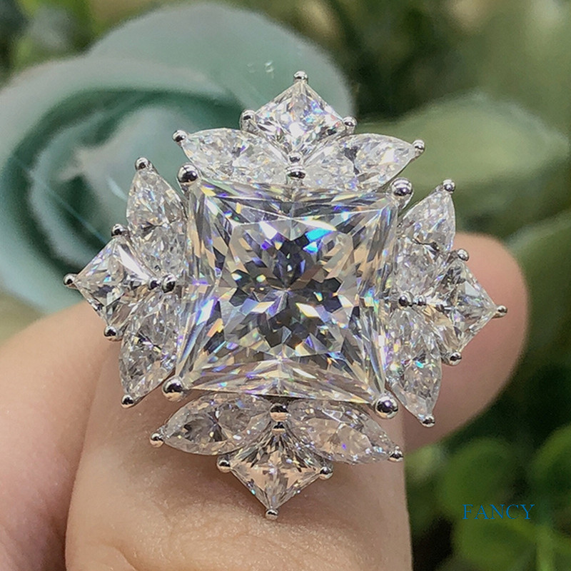 แหวนเกล็ดหิมะ Cubic Zirconia โปร่งใสสําหรับผู้หญิงหรูหราคุณภาพสูงสีเงินแหวนแต่งงาน Dance Party เครื่องประดับ