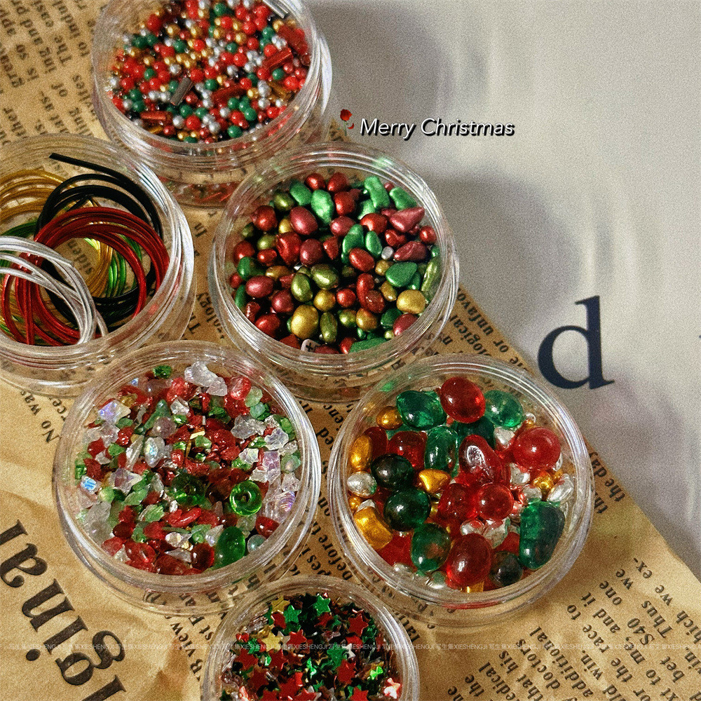 คริสต์มาสจํากัดวัสดุผสมกรวดอุปกรณ์แต่งเล็บโลหะ เมล็ดถั่ว ลูกปัดที่มีสีสันอุปกรณ์แต่งเล็บ ทําเอง ทําด้วยมือวัสดุ