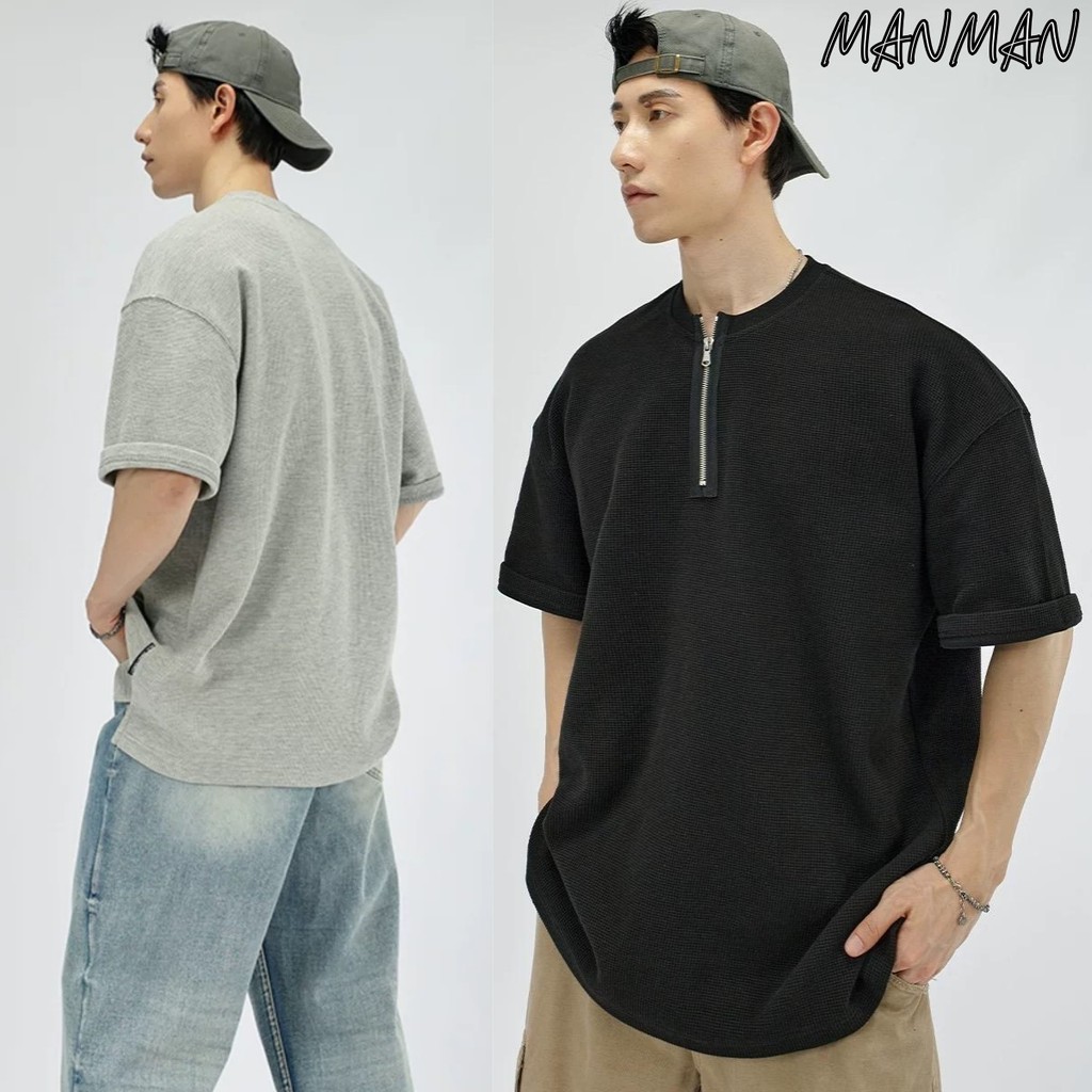MANMAN แขนสั้นผู้ชาย เสื้อลำลอง วาฟเฟิลด์ ลำลอง ซิป ขอบเปิดด้านข้าง ชุดคู่รัก