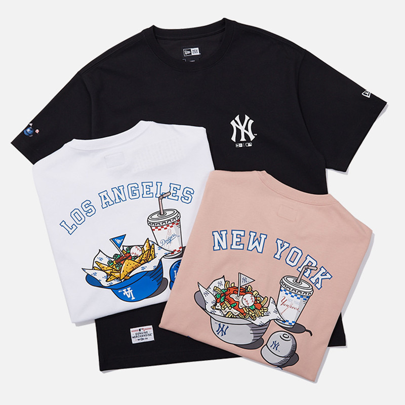 Mlb NewEra NewEra แขนสั้นผู้ชายผู้หญิง NY Stadium Gourmet พิมพ์กีฬาเสื้อยืด