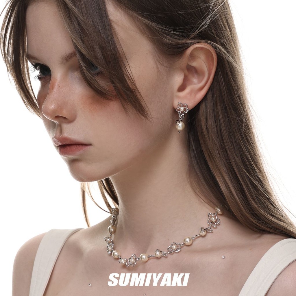 VERB Graffiti Line รู้สึกดอกไม้ขนาดเล็ก Pearl Hollow Heavy Industry สร้อยคอหญิงหรูหรา High-End Clavi