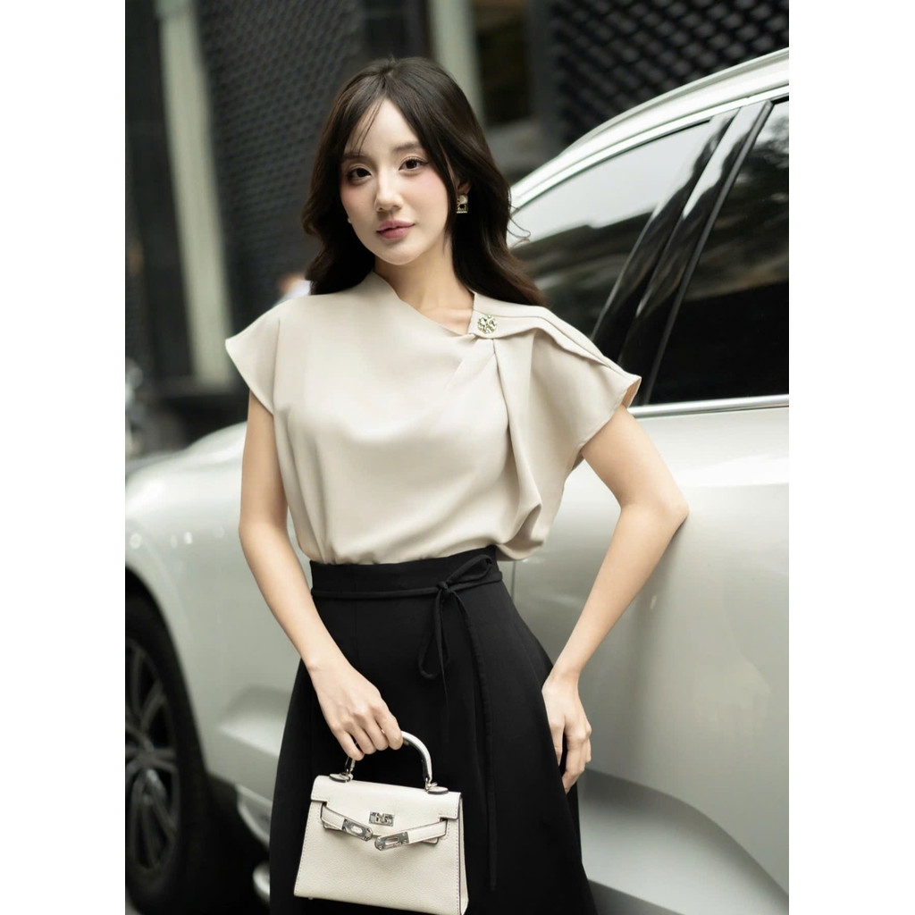 Z-R เสื้อเชิ้ตผ้าไหม ทรงมาตรฐาน เรียบเท่ – รหัส A699