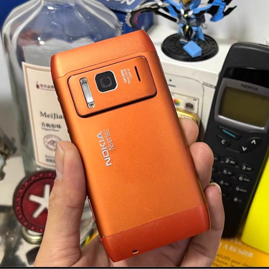 Nokia N8 Silver Orange Symbian3 OS โทรศัพท์คลาสสิกหน้าจอสัมผัสเลนส์ Zeiss xenon flash สมาร์ทโฟนโทรศั
