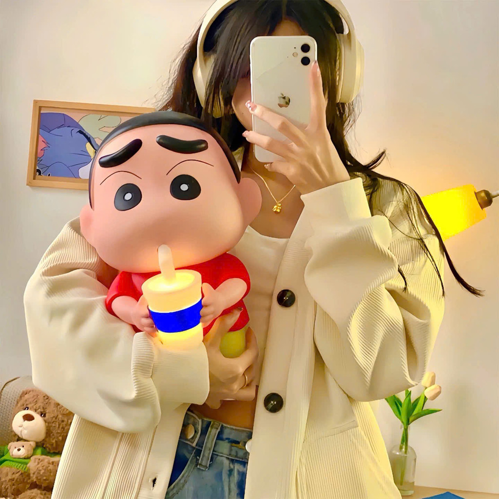 Shin-Chan Drinking Glowing Milk Tea Model 35cm - ของเล่น h2t