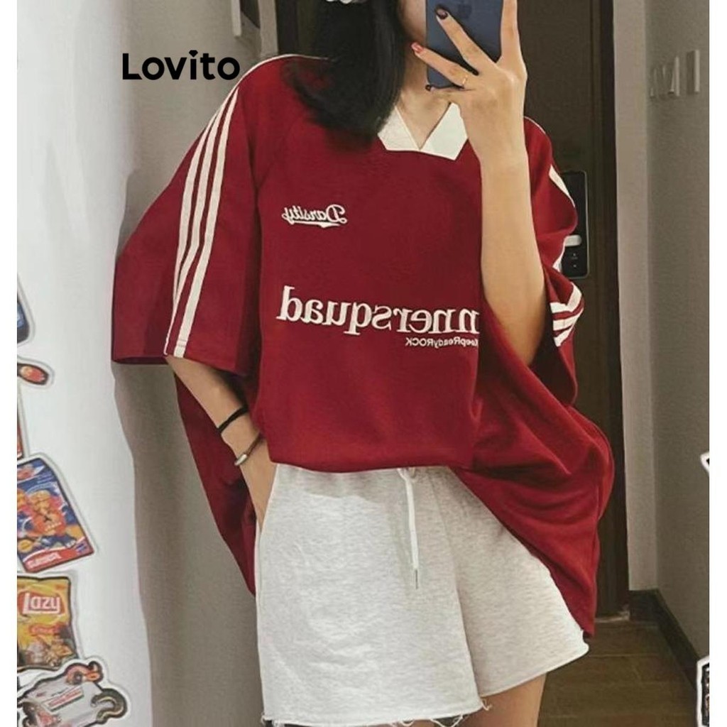 Lovito เสื้อยืดผู้หญิง ลายตัวอักษร แต่งขอบสี สไตล์เพร็พพี่ LNA52006