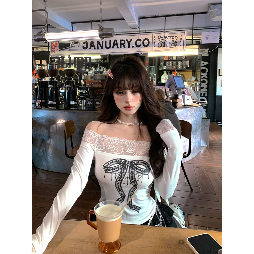 Tian-lianhaogeqiu เสื้อยืดหญิงแขนยาวเบาะลูกไม้ไหล่เดียวอเมริกันหวานและเผ็ดเสื้อเอวบาง
