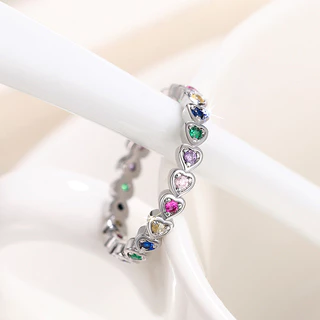 ส925เงินสเตอร์ลิงที่มีสีสันเพทายหัวใจแหวนแฟชั่นที่เรียบง่ายเครื่องประดับสุภาพสตรีของขวัญ