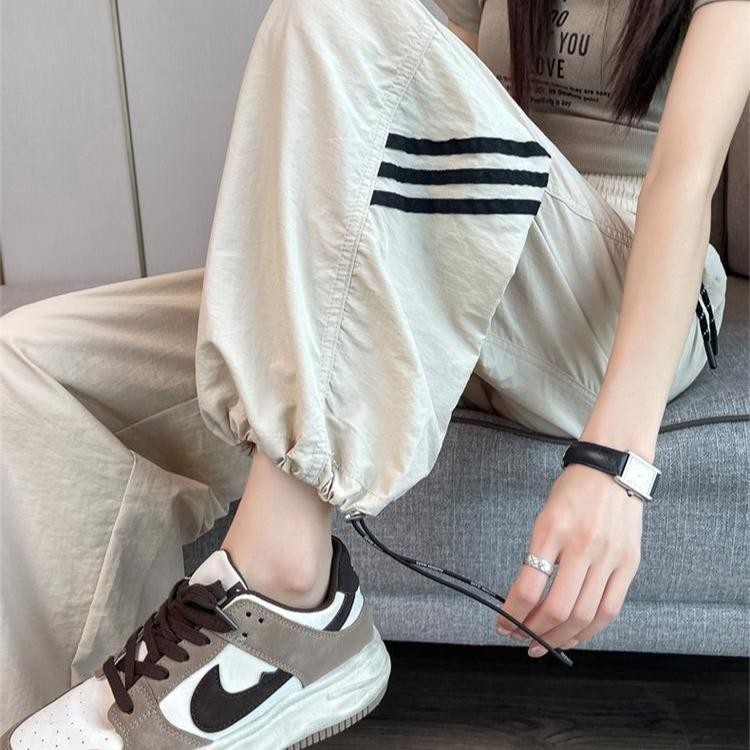 กางเกงขายาว B49 สีพื้นแต่งแถบคาดขา ใส่สบาย ปลายขาเชือกรูด ฟรีไซต์ ราคา ถูกที่สุด ดีลบีเคเค แกลเลอรีภาพที่ 5