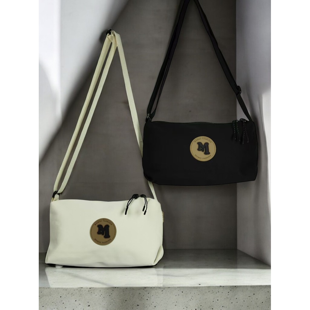 พร้อมส่ง🔥กระเป๋าสะพายข้าง กระเป๋าผ้าสไตล์เกาหลี สำหรับผู้ชาย/ผู้หญิง 2สี 4โลโก้