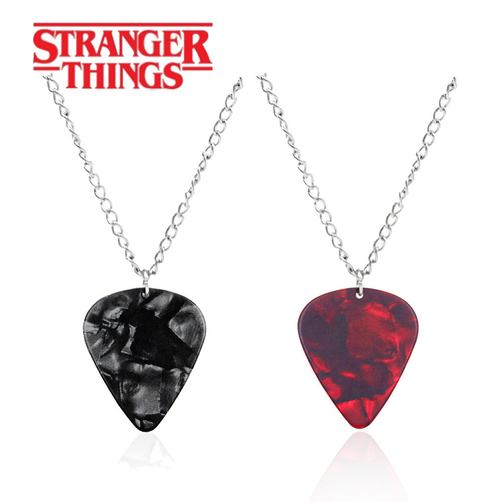 Stranger Things Season 4 Eddie Guitar Pick Necklace จี้ทับทิมรูปหัวใจ