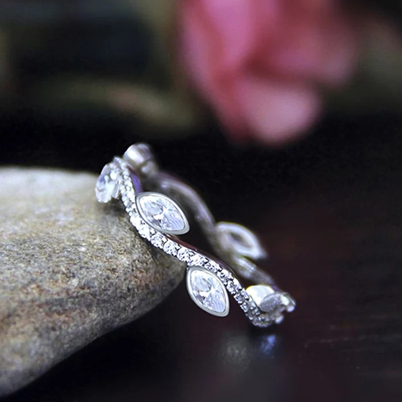 แฟชั่น 925 เงินสเตอร์ลิง Waved รูปแหวนนิ้วมือ Marquise Cubic Zirconia Statement แหวนผู้หญิงสวมใส่ทุกวันแฟชั่นเครื่องประดับหดตัว
