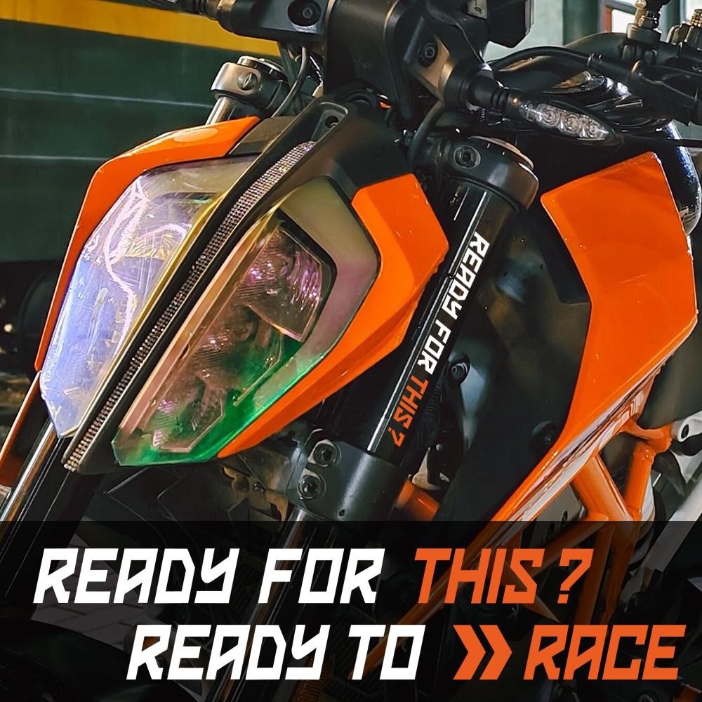 สติกเกอร์สะท้อนแสงรถจักรยานยนต์ถังรูปลอกตกแต่งหมวกกันน็อคแข่ง " Ready To Race " Decals กันน้ําสําหรับ KTM R2R Duke 125 250 390 200 790 890 990 1190 1390 1290 Super Adventure