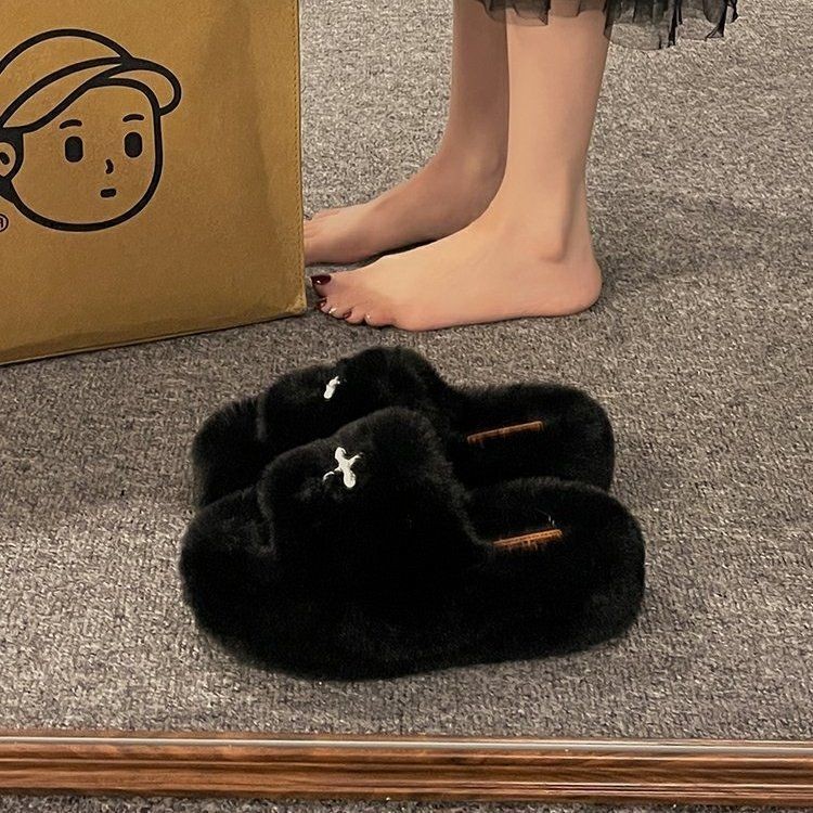 Cross Fur รองเท้าแตะผู้หญิงสวมใส่ด้านนอก 2024 หนาSoled Flip-Flops All-Matchรองเท้าแตะผ้าฝ้ายCross Furรองเท้าแตะผู้หญิงสวมใส่ด้านนอก 2024 หนาSoled Flip-Flopsทั้งหมด