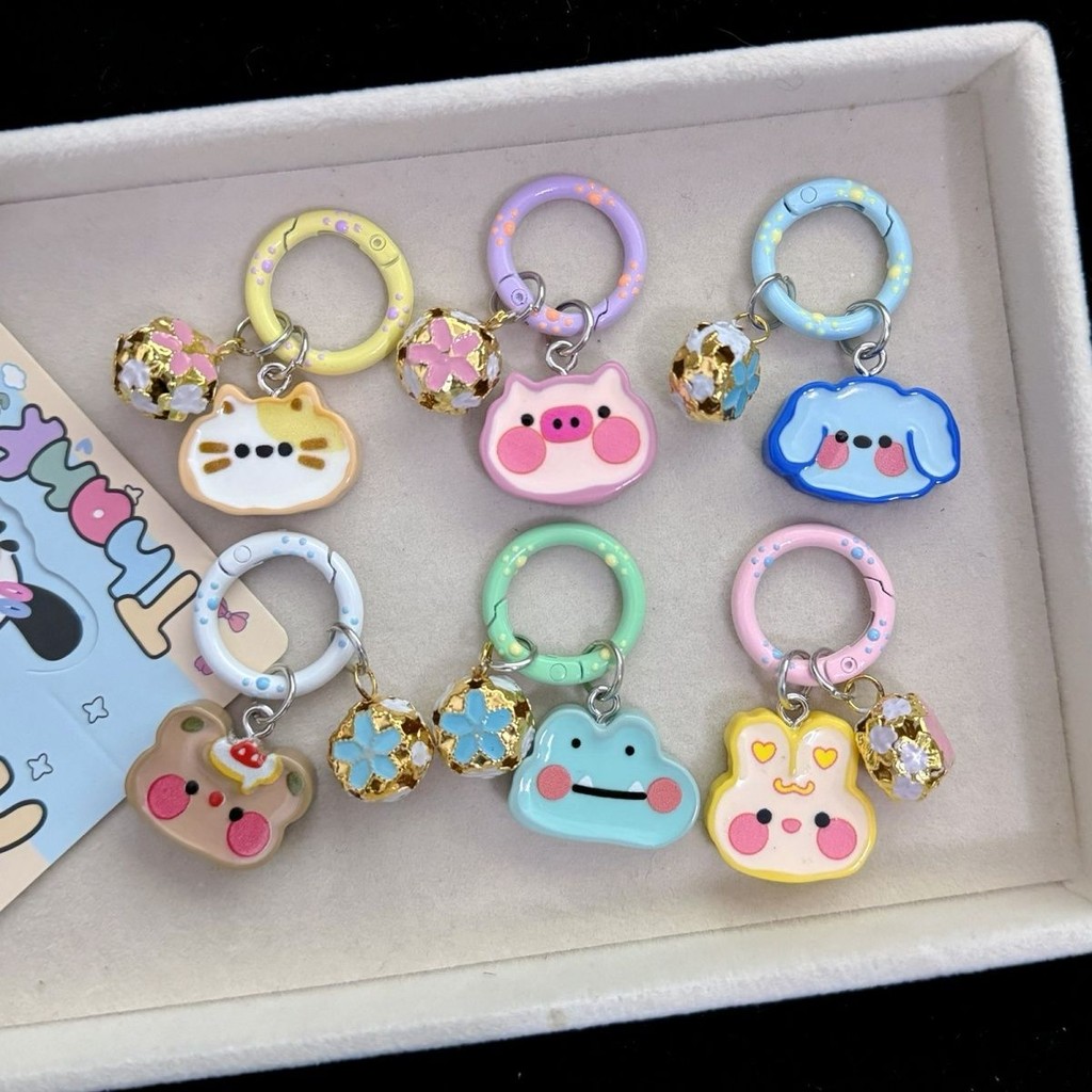 03小熊钥匙扣奶乎乎软萌可爱卡通挂件情侣闺蜜书包配饰挂饰礼物Little Bear Keychain Milk Hug Soft Cute Cartoon Hanging20250425