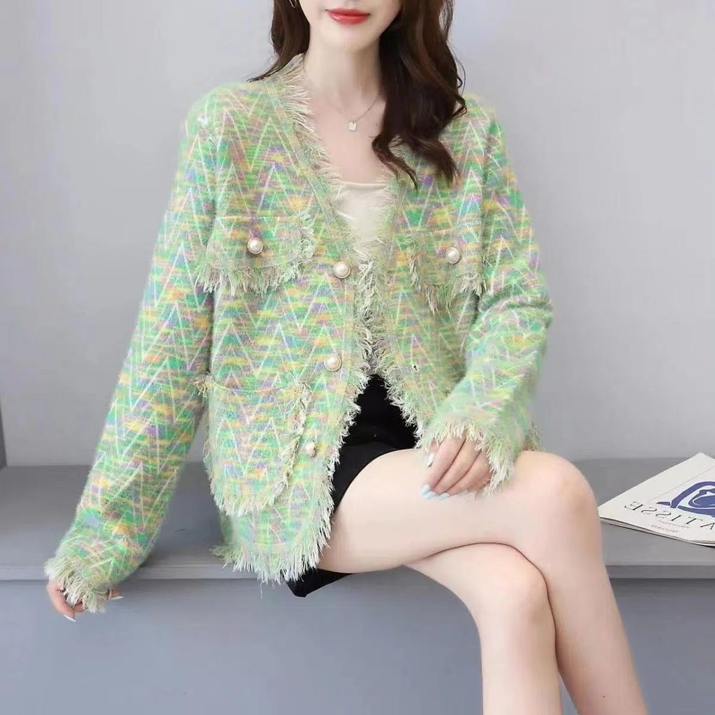 เสื้อคลุมแขนยาว คอวี กระดุมหน้า เสื้อกันหนาว สีสันน่ารัก เสื้อแฟชั่นผู้หญิงสไตล์ชาแนล ไซส์ใหญ่