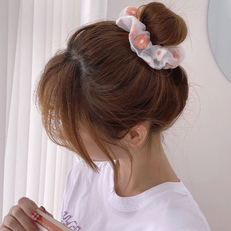 สาวหวานปักดอกไม้ Scrunchy Hair Tie
