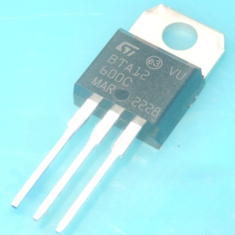 100% ใหม่นําเข้าเดิม BTA12 BTA12-600BRG BTA12-600B BTA12-600C TO-220 triac 12A 600V
