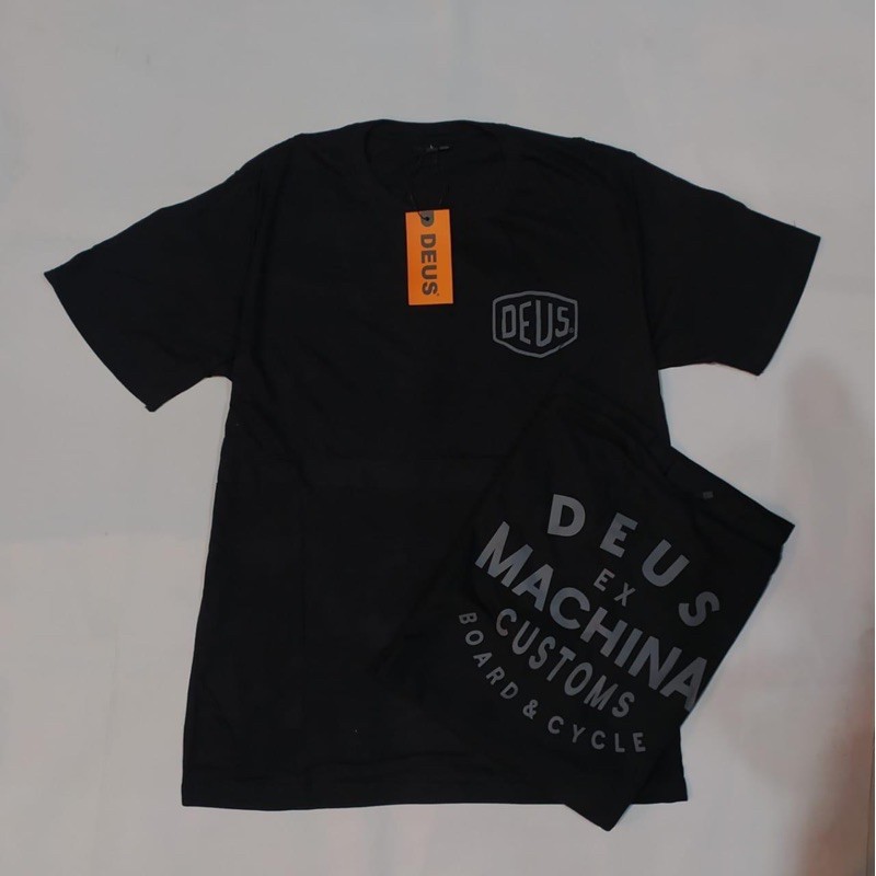 เสื้อยืด DEUS EX MACHINA