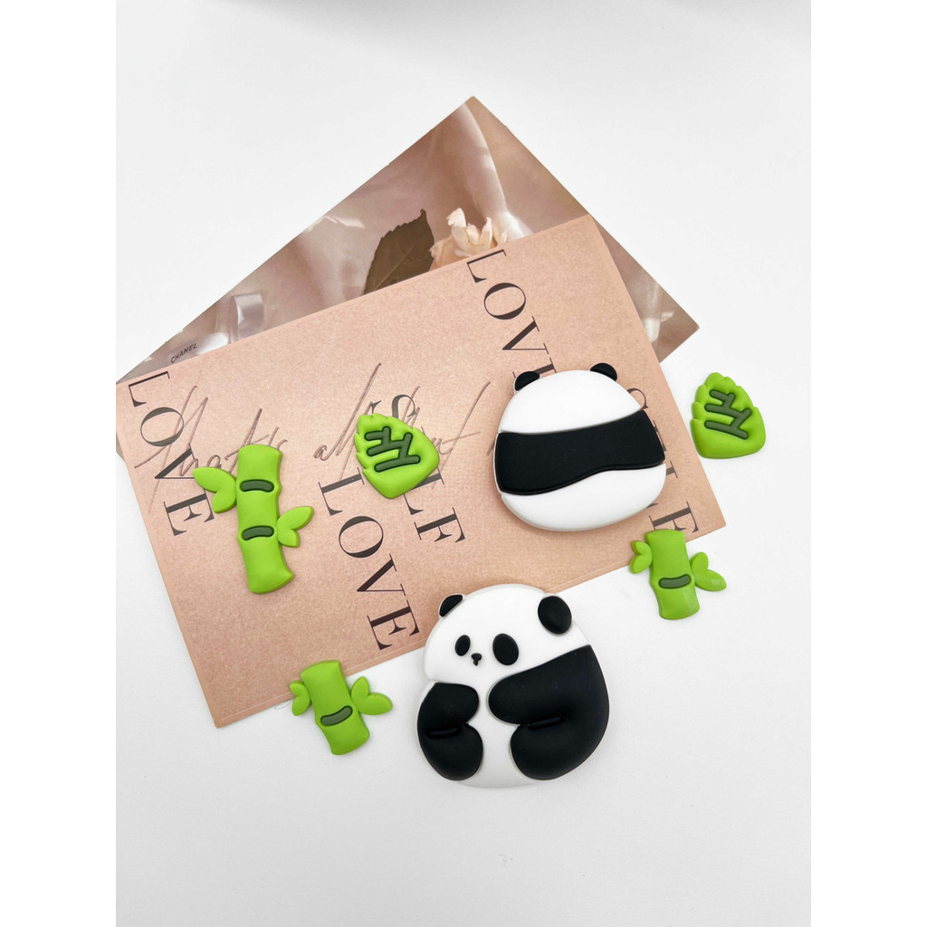 Crocs Jibbitz Charms อุปกรณ์เสริมน่ารักหัวเข็มขัดรองเท้า DIY ที่ถอดออกได้เหมาะสําหรับ Crocs Bamboo Panda Series
