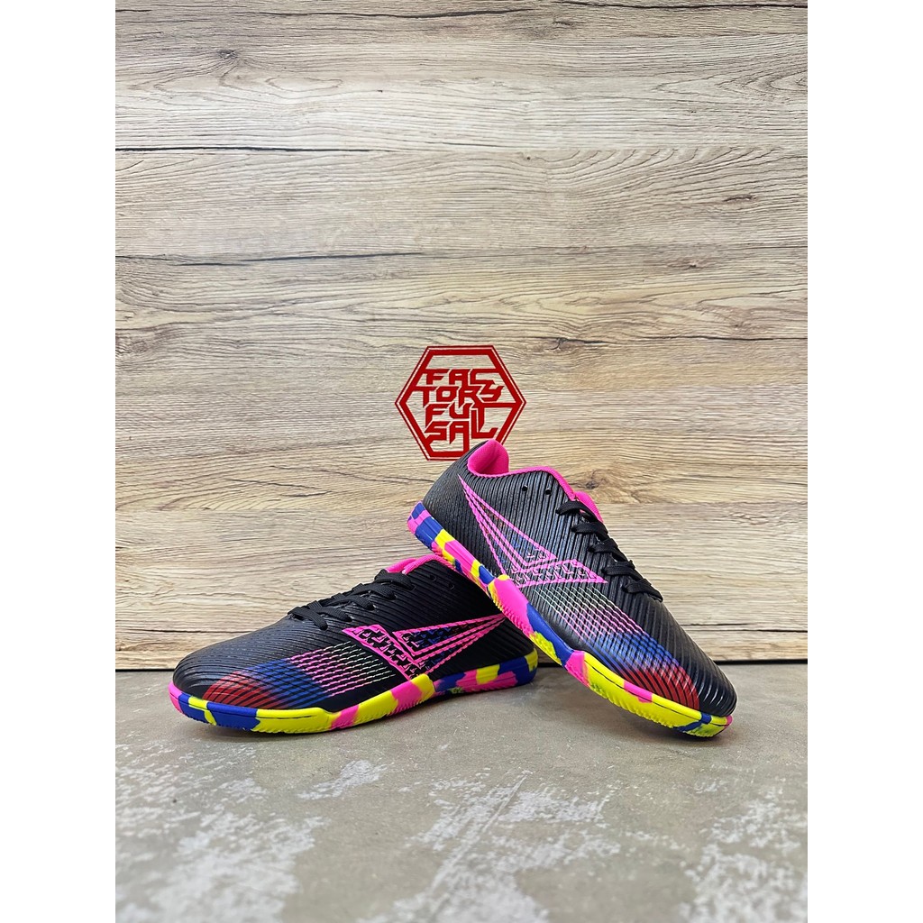 MERAH WINGZ WZ2010BP (สีดํา/ชมพู) รองเท้า FUTSAL