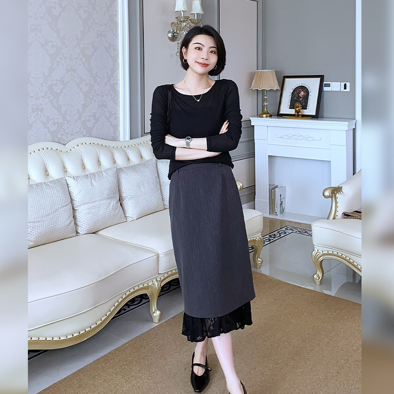 Dahong VEE [เชิญหัวใจ] กระโปรงสูทลูกไม้สีดํา