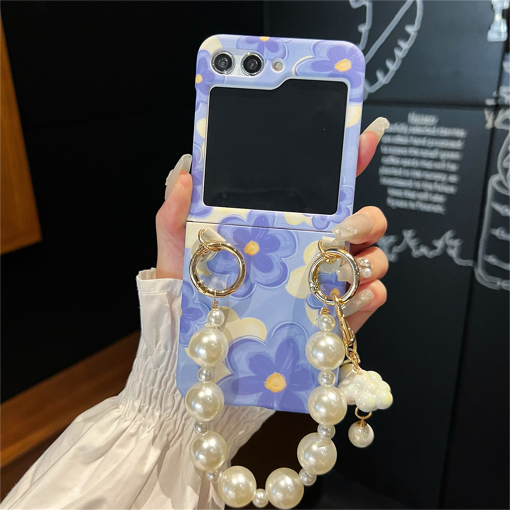 Luken แฟชั่นเกาหลี ins ดอกไม้สีฟ้าสร้อยข้อมือมุก Cloud จี้เคสโทรศัพท์สําหรับ Galaxy Z Flip 5 5G Z Fl