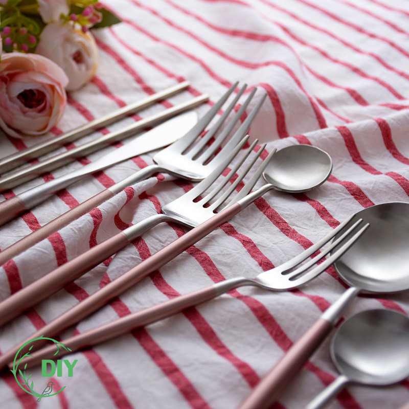 ช้อนส้อมสแตนเลส ช้อน / ส้อม ยาว 21cm ทนทาน Forks and spoons
