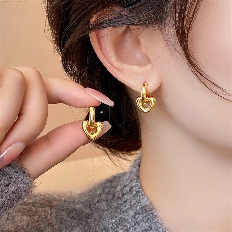 Ht แฟชั่น INS สไตล์ 18K Gold ต่างหูสแตนเลสจี้รูปหัวใจไทเทเนียมเหล็กต่างหูห้อยต่างหูสุภาพสตรี
