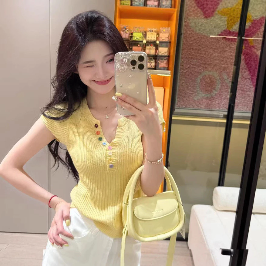 สีสันปุ่ม V คอเสื้อกันหนาวผู้หญิงฤดูร้อน Age-Reduction แฟชั่น Chic Slimmer ดูสั้น-