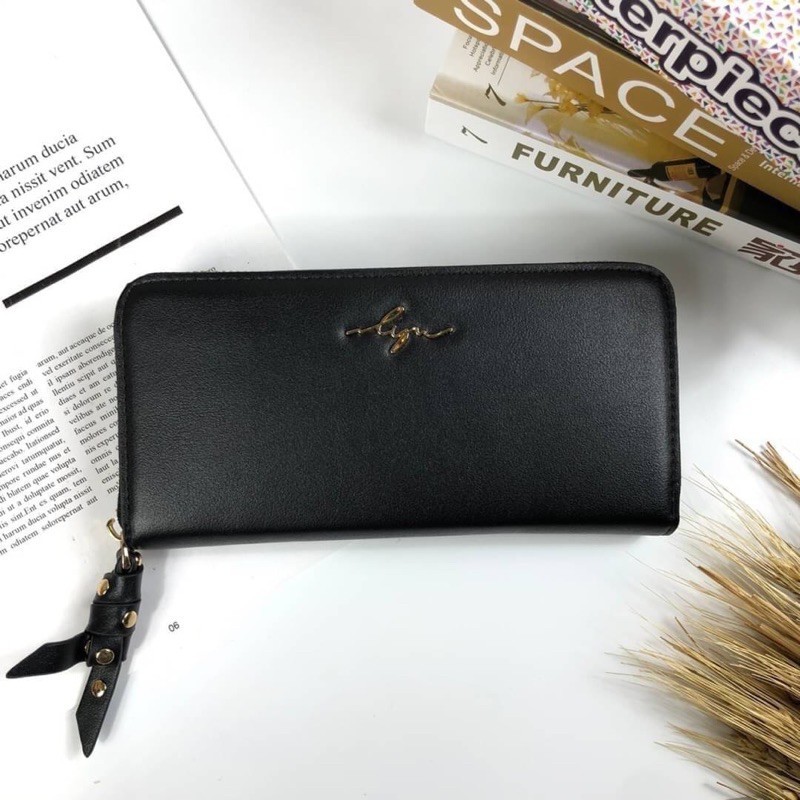 SALE กระเป๋าเงินใบยาว หนังเรียบ LYN  long wallet ด้านหน้าติดโลโก้แบรนด์ สีสวยสดใส  รุ่นนี้เรียบหรู ด