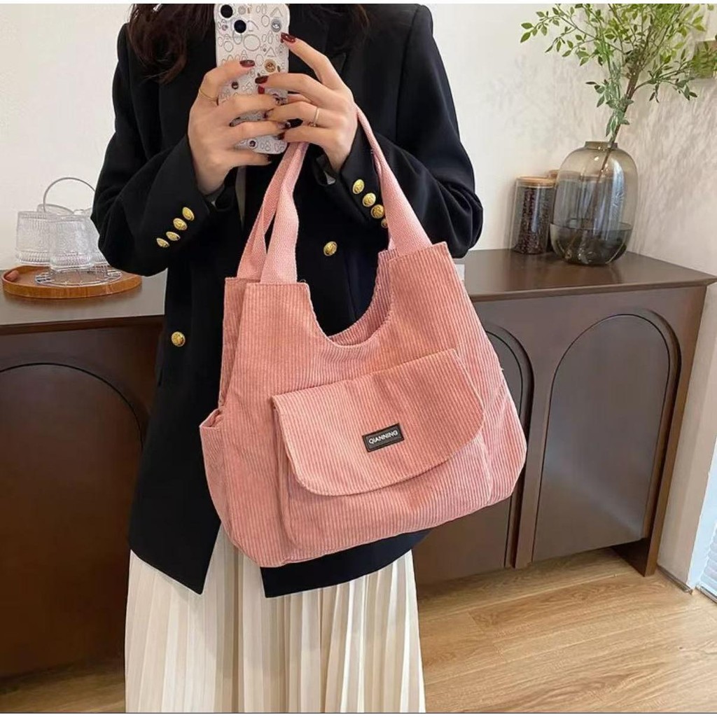 【พร้อมส่ง】miss bag fashion กระเป๋าสะพายไหล่ กระเป๋านาดใหญ่จุของได้เยอะ รุ่นฮิต เข้ากับทุกการ - รูปที่ 3